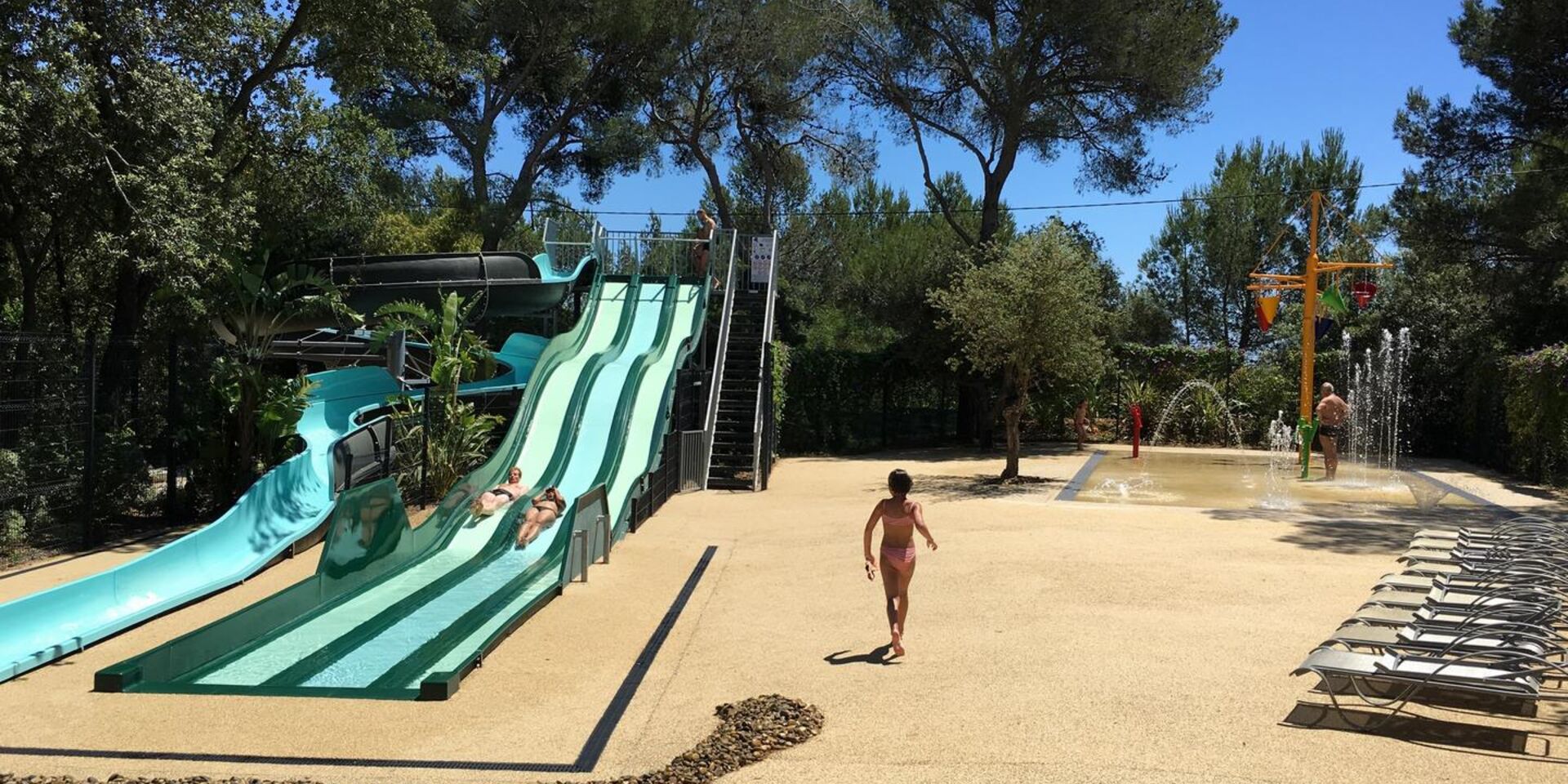 Wasserparadies auf einem Campingplatz in Südfrankreich