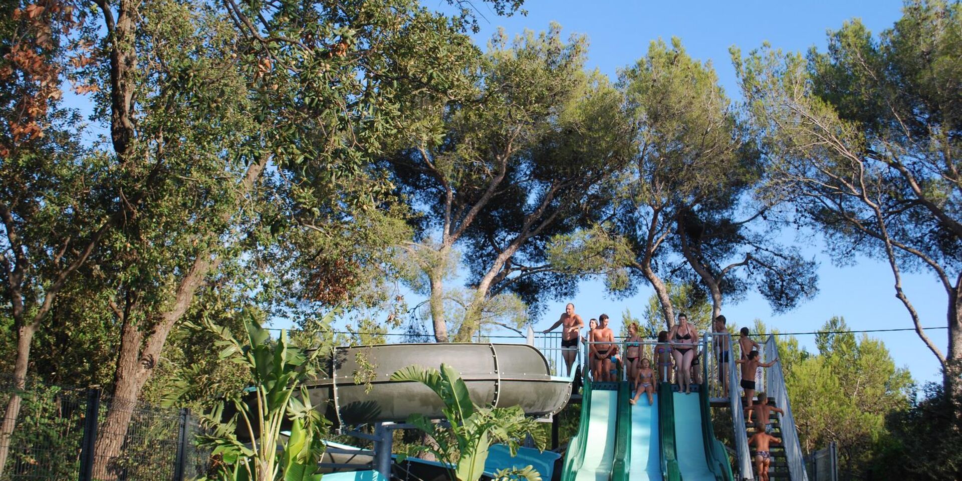 Für tolle Ferien auf dem Campingplatz, 4 Bahnen an Wasserrutschen