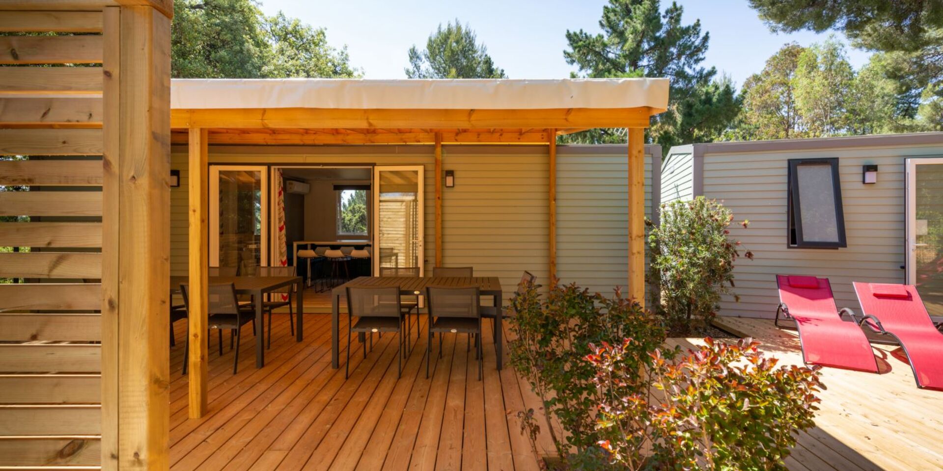 Terrasse der Ferienvilla - grosse Familie - Campingplatz im Departement Var