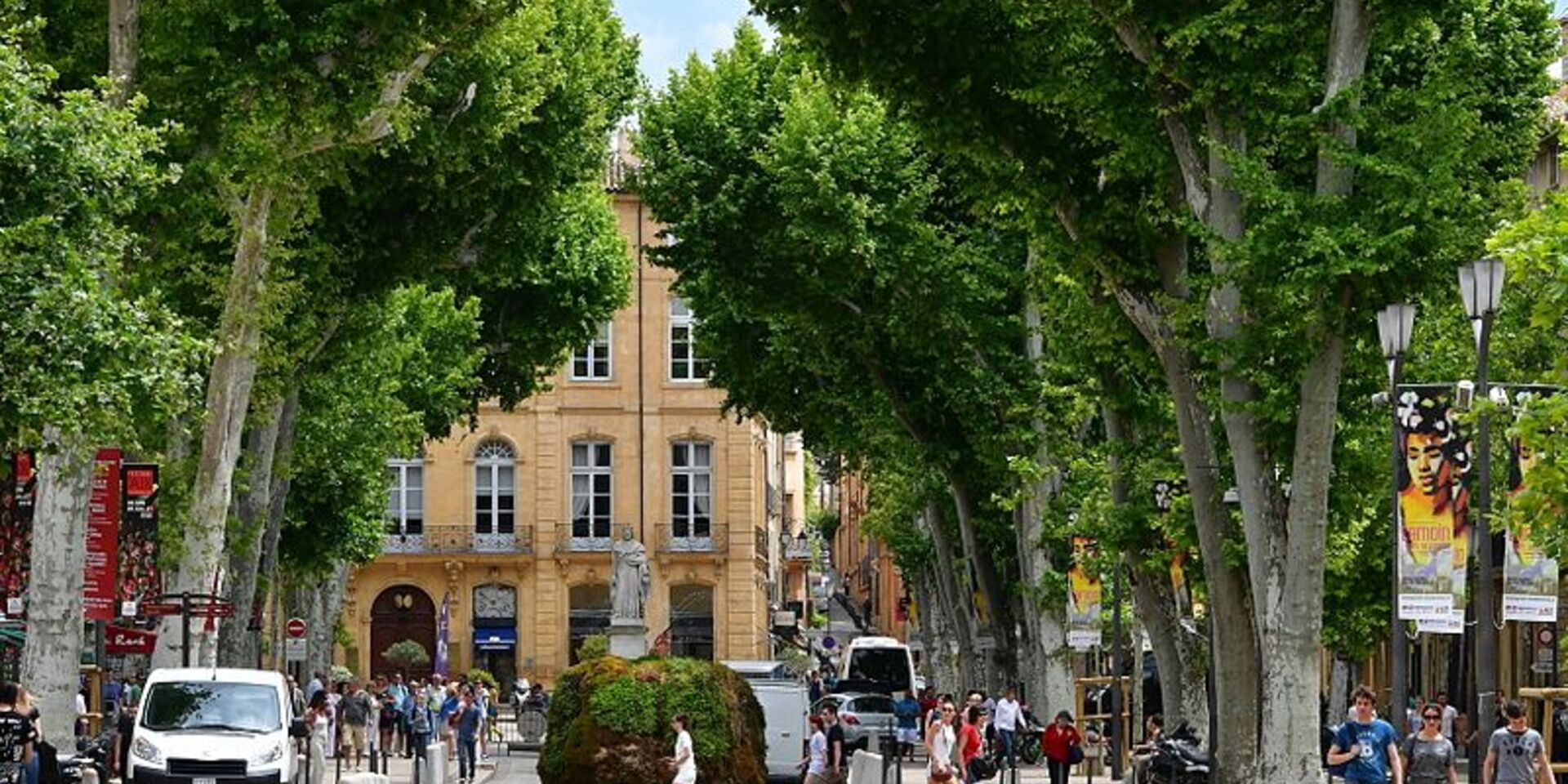 Bummeln Sie in ‘Aix en Provence’ unbedingt über den ‘Cours Mirabeau’