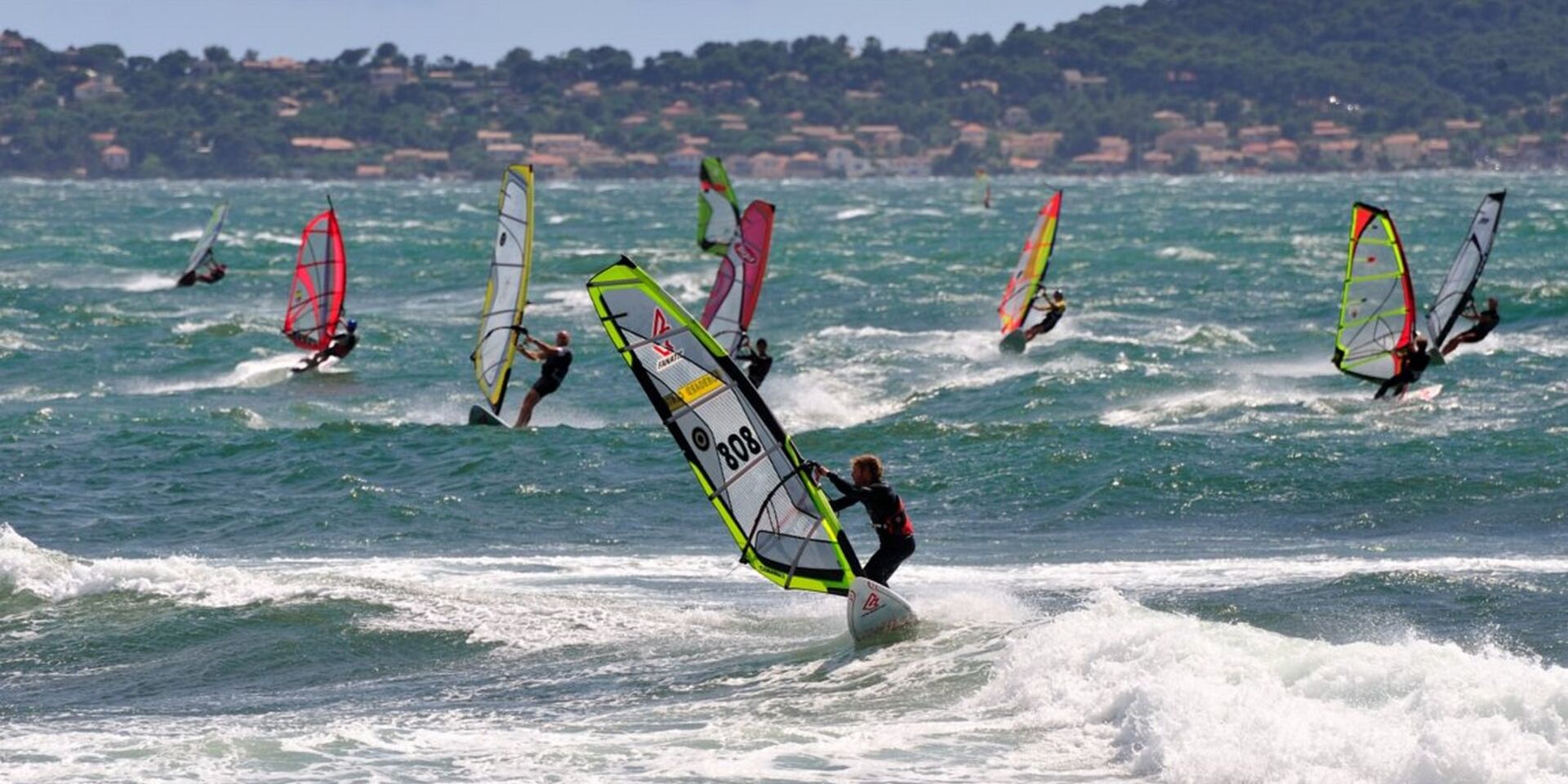 Windsurfen am Strand ‘Almanarre’ in Hyères