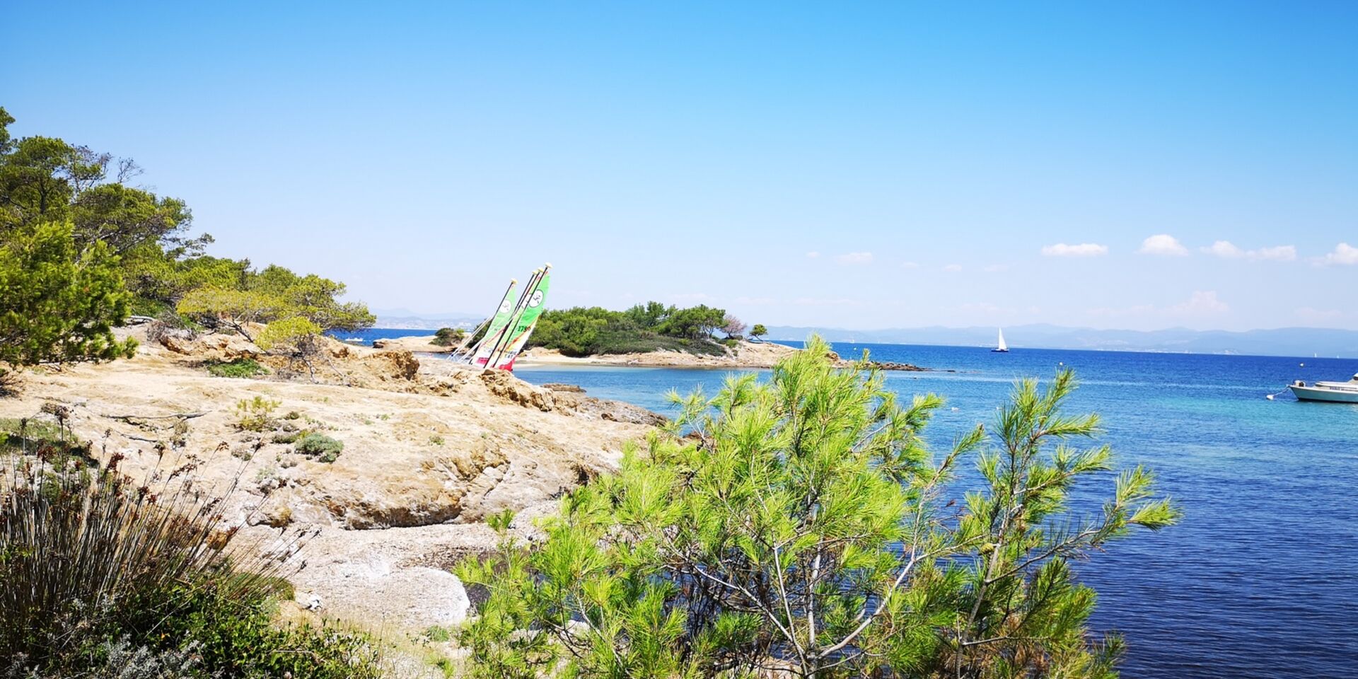 Dieser Strand ist ‘dog friendly’ auf Porquerolles.