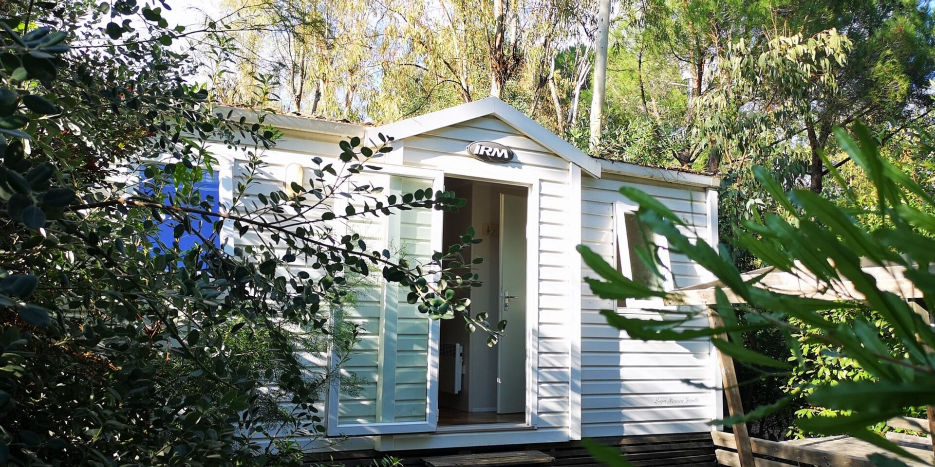 Preisgünstiges Mobilhaus auf einem Campingplatz in Hyères