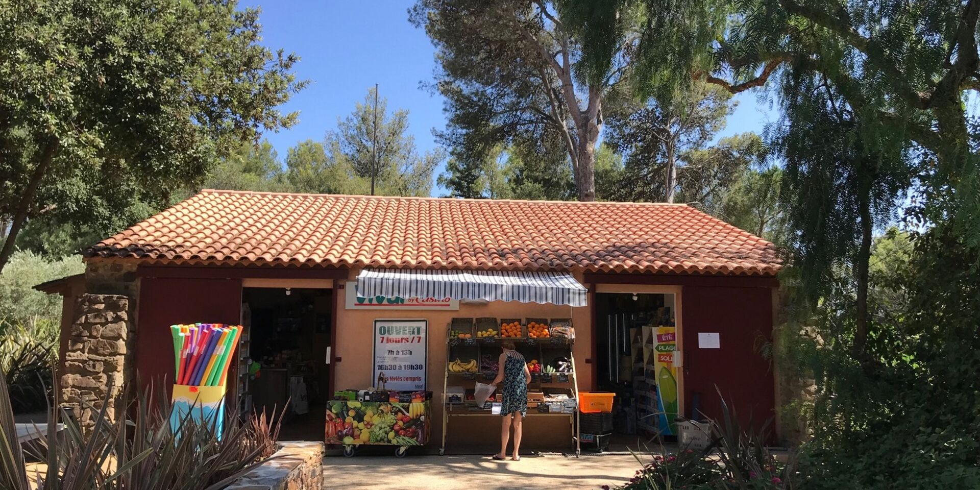 Kleiner Supermarkt auf unserem Campingplatz**** an der Côte d’Azur