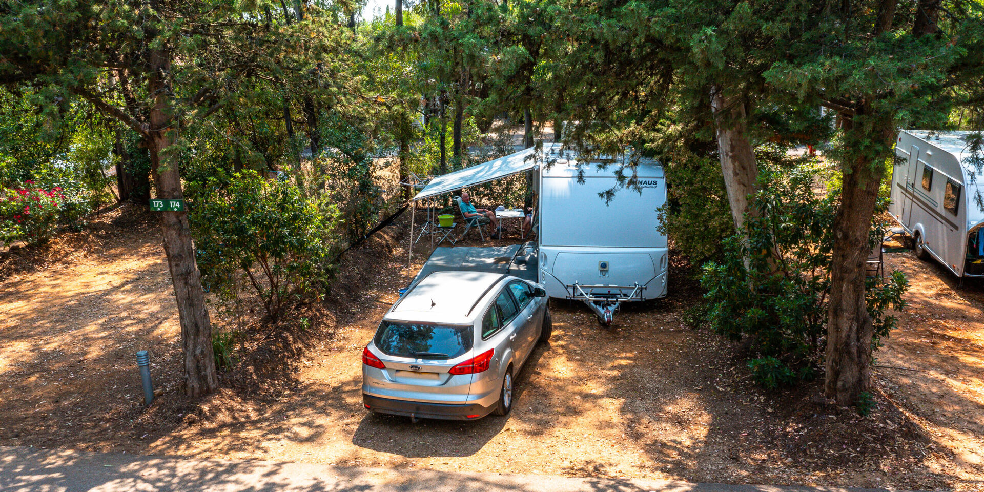 Stellplätze für Wohnwagen, Zelt und Wohnmobil auf unserem naturnahen Campingplatz im Departement Var