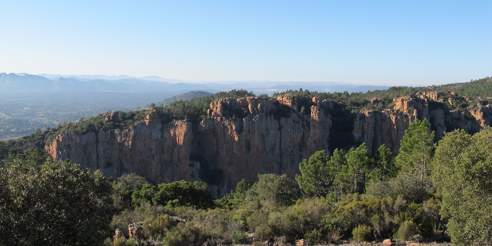 Bagnols-en-Forêt und die Schlucht  ‘Gorges du Blavet’ im Departement Var